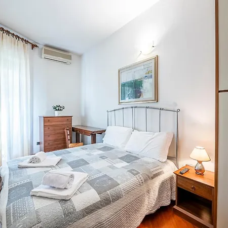 Easy Castello Apartment Florenz